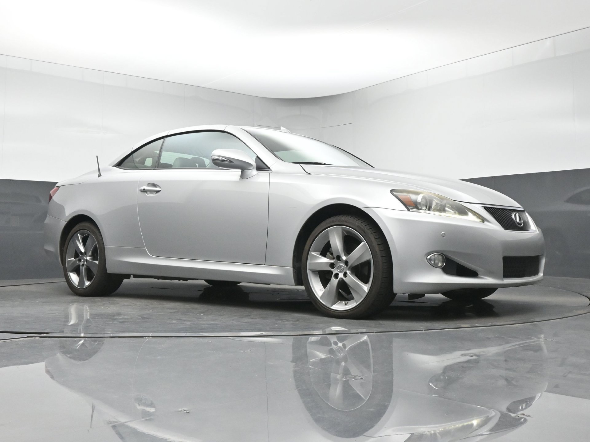 Used 2011 Lexus IS 250C w/ Luxury Pkg RWD image 10