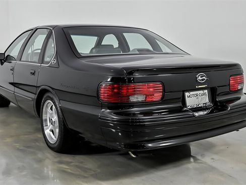 Used 1996 Chevrolet Impala SS RWD image 8