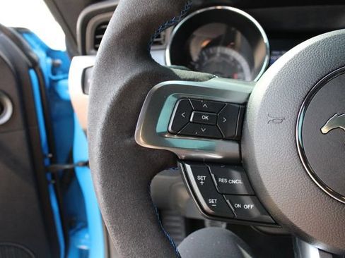 Used 2017 Ford Mustang GT w/ Black Accent Package RWD image 11