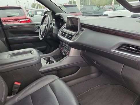 Used 2023 Chevrolet Suburban LT image 34