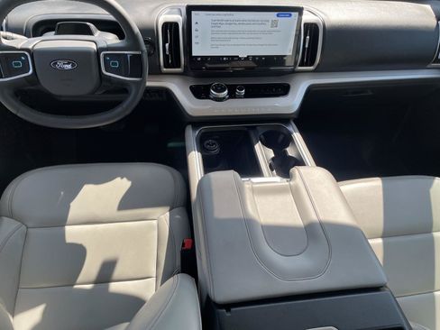 Used 2025 Ford Expedition Max Active RWD image 26