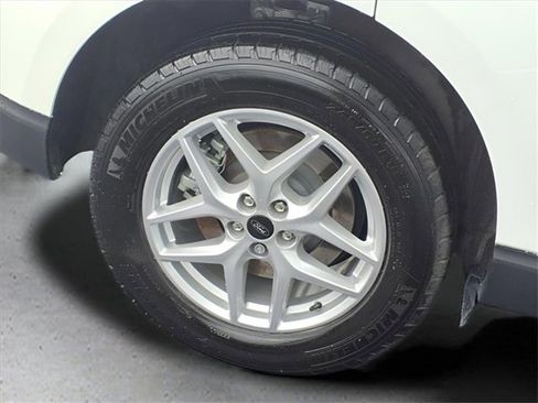 Used 2023 Ford Edge SEL w/ Convenience Package image 9