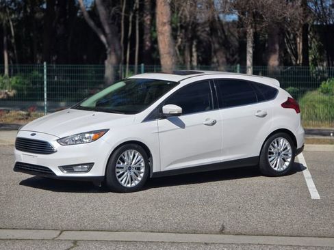 Used 2017 Ford Focus Titanium image 14