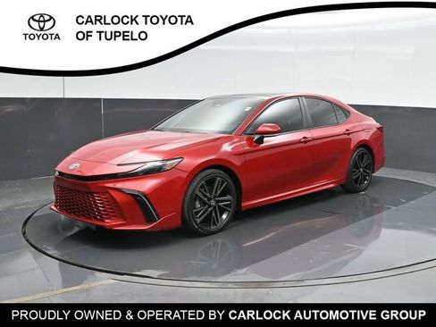 Used 2025 Toyota Camry XSE FWD image 1