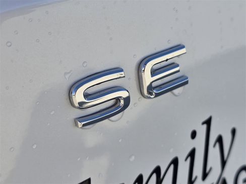 New 2026 Volkswagen Atlas SE image 7