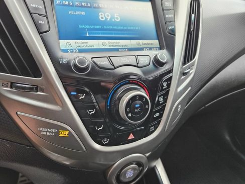 Used 2013 Hyundai Veloster w/ Style Pkg FWD image 19