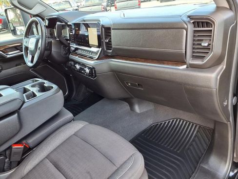 Used 2024 GMC Sierra 2500 SLE w/ SLE Value Package; image 12