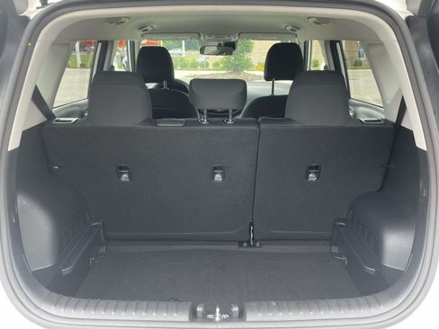 Used 2025 Kia Soul LX w/ LX Technology Package FWD image 8