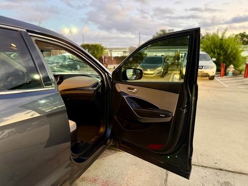 Used 2018 Hyundai Santa Fe Sport image 16