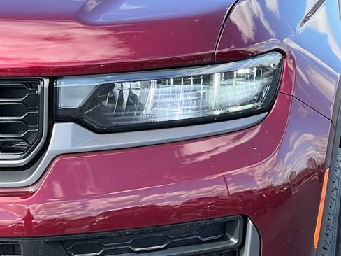 New 2026 Jeep Grand Cherokee Altitude AWD/4WD image 39