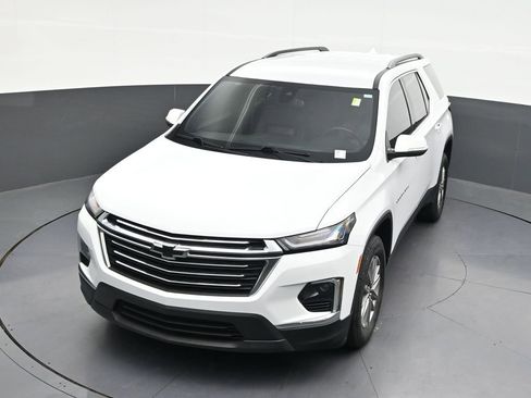 Used 2023 Chevrolet Traverse LT FWD image 22