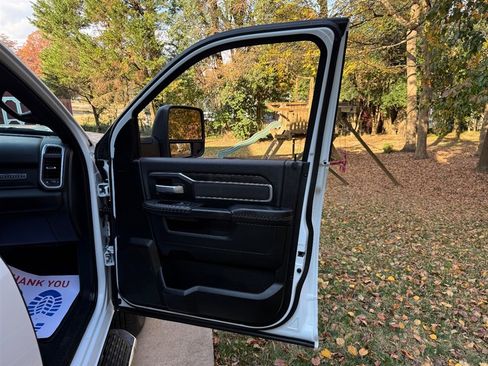 Used 2024 RAM 3500 Big Horn image 63