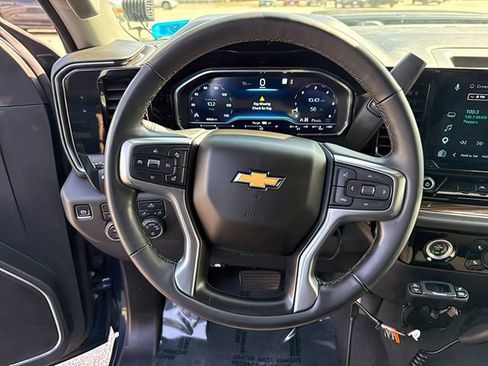 Used 2023 Chevrolet Silverado 1500 LT image 23