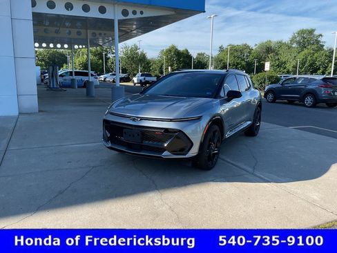 Used 2024 Chevrolet Equinox EV RS FWD image 1