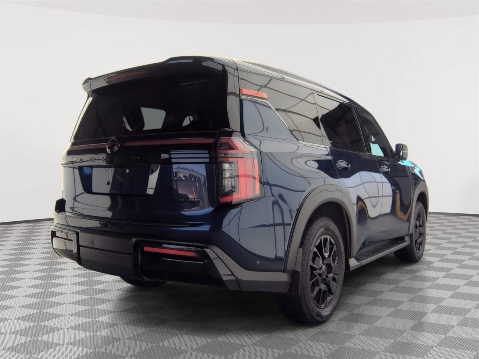 Used 2025 Nissan Armada PRO-4X w/ Pro-4X Premium Package AWD/4WD image 3
