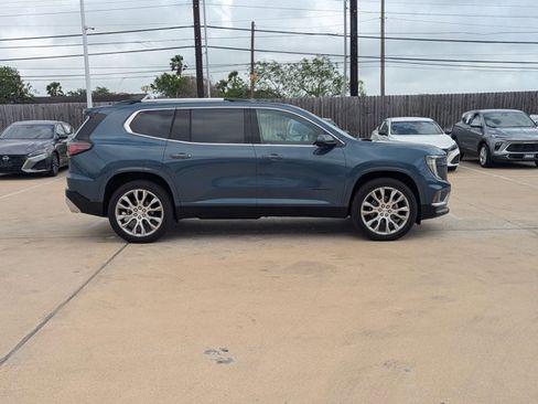 Used 2025 GMC Acadia Denali w/ Super Cruise Package image 4