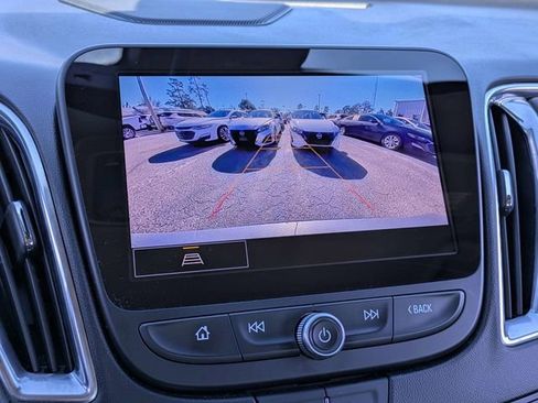 Used 2024 Chevrolet Malibu LT image 19