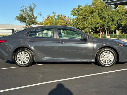 Used 2025 Toyota Camry LE image 3