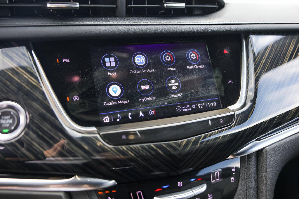 Certified 2025 Cadillac XT6 Premium Luxury FWD image 16