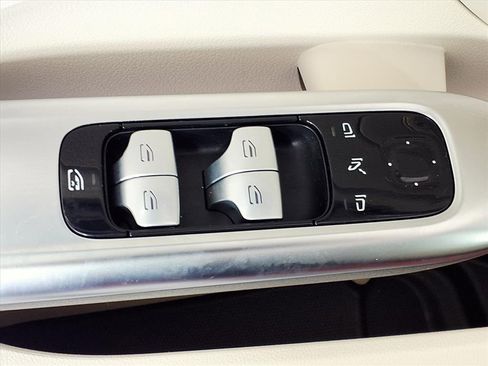 Used 2022 Mercedes-Benz C 300 4MATIC Sedan image 16