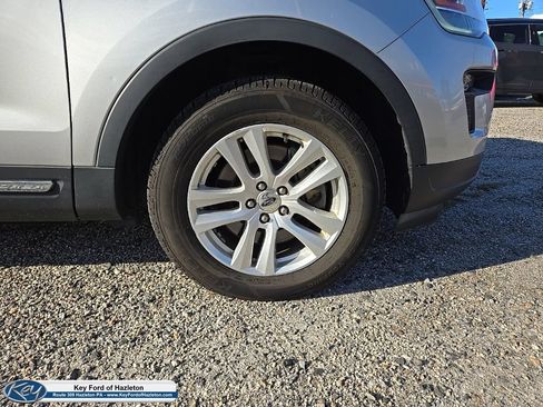 Used 2019 Ford Explorer XLT w/ Equipment Group 202A AWD/4WD image 16