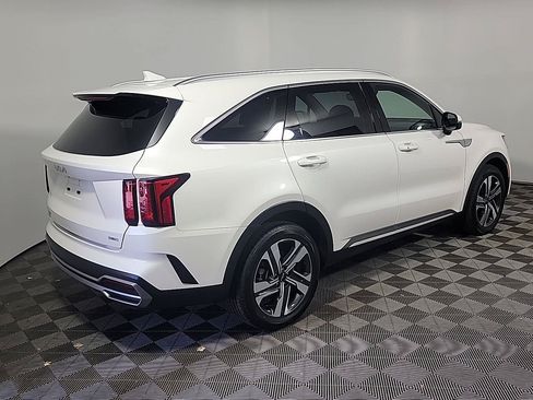 Used 2023 Kia Sorento EX AWD/4WD image 4