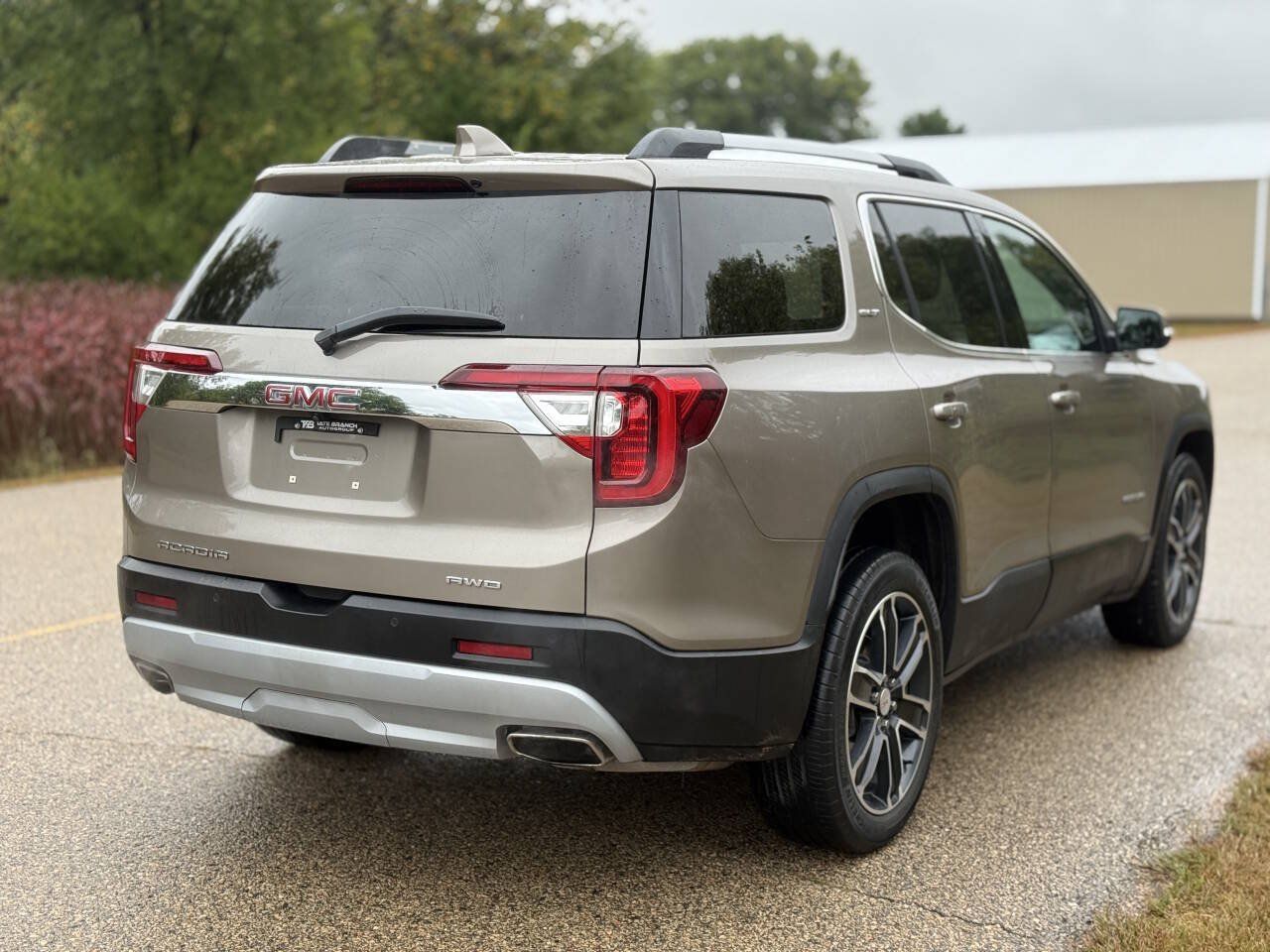 Used 2023 GMC Acadia SLT w/ Technology Package AWD/4WD image 5