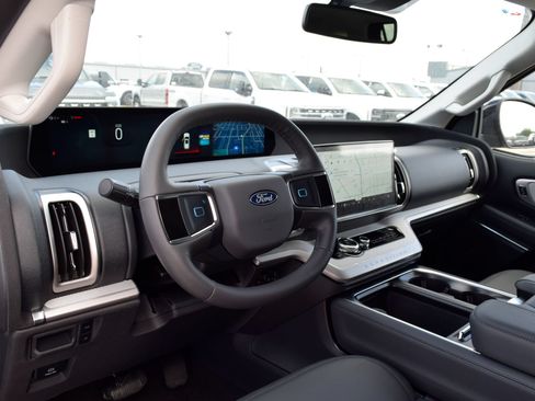 New 2026 Ford Expedition Active RWD image 15