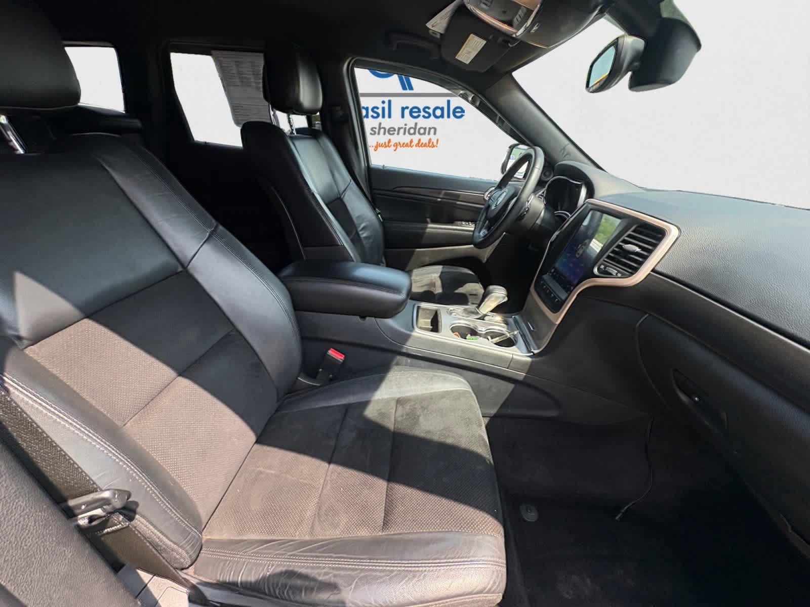 Used 2017 Jeep Grand Cherokee Altitude AWD/4WD image 21