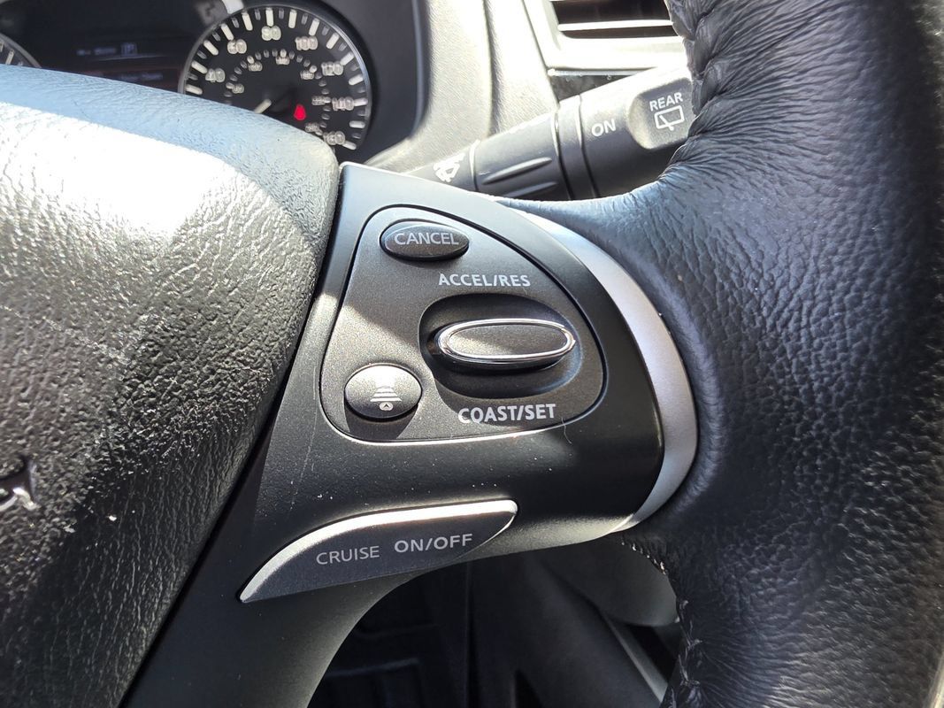Used 2020 Nissan Pathfinder SV AWD/4WD image 30