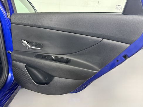 Used 2024 Hyundai Elantra SE image 27