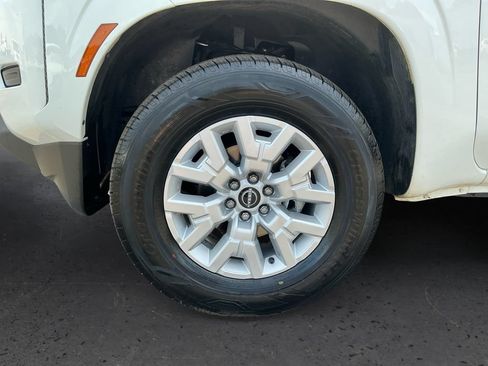 Used 2022 Nissan Frontier SV AWD/4WD image 13