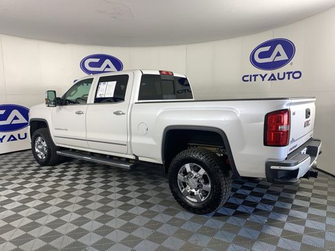 Used 2019 GMC Sierra 3500 Denali w/ Duramax Plus Package AWD/4WD image 5