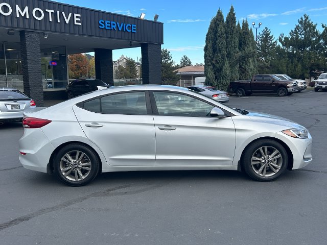 Used 2018 Hyundai Elantra SEL w/ Winter Weather Package FWD image 2