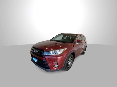 Used 2018 Toyota Highlander SE image 4