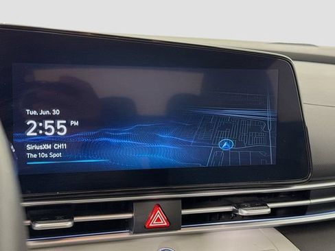 Used 2025 Hyundai Elantra Limited FWD image 15