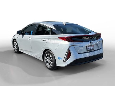 Used 2022 Toyota Prius Prime XLE FWD image 3