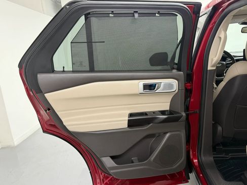 Used 2020 Ford Explorer Platinum w/ Premium Technology Package image 25