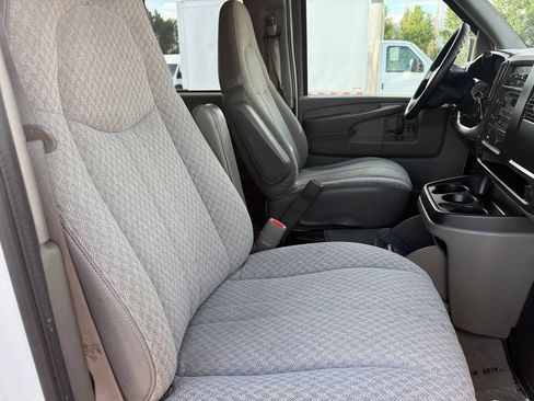 Used 2007 GMC Savana 3500 Extended Passenger w/ LT Preferred Equipment Group RWD image 20