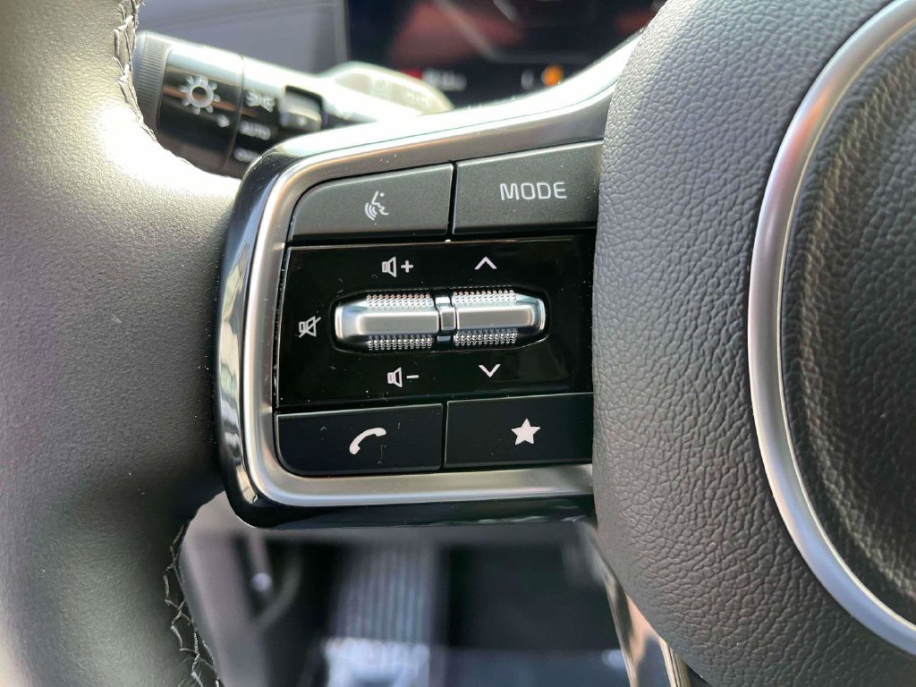 Certified 2026 Kia Carnival SX Prestige FWD image 19