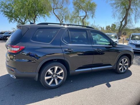 Used 2025 Honda Pilot Touring image 5