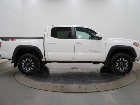 Used 2020 Toyota Tacoma TRD Off-Road w/ Technology Package AWD/4WD image 8
