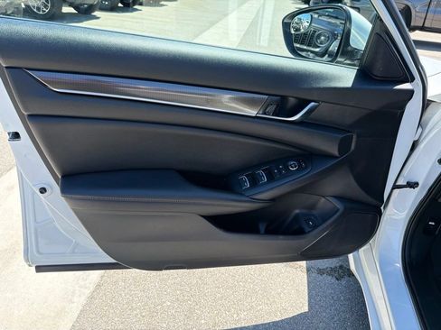 Used 2020 Honda Accord Sport image 14