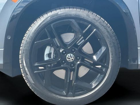 Used 2025 Volkswagen Tiguan SE R-Line AWD/4WD image 29