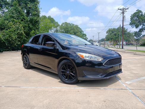 Used 2018 Ford Focus SE FWD image 22