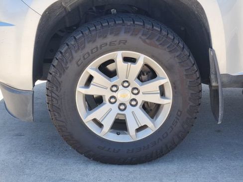 Used 2019 Chevrolet Colorado LT w/ LT Convenience Package RWD image 10