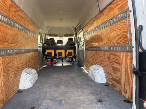 Used 2013 Mercedes-Benz Sprinter 2500 image 18
