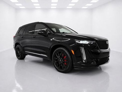 Used 2024 Cadillac XT6 Sport w/ LPO, Red Accent Package AWD/4WD image 4