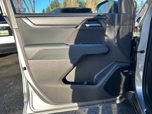 New 2026 GMC Acadia AT4 w/ Luxury Package image 22