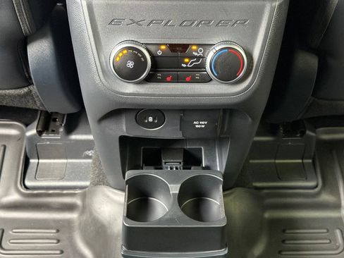 Used 2025 Ford Explorer ST image 12